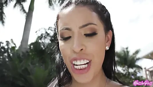 Amirah Styles güneşli bir günde Brian'ın sert yarağına sert ve hızlı biniyor!
