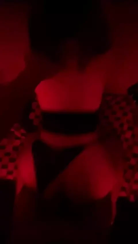 Hot white girl loves to get fucked in four