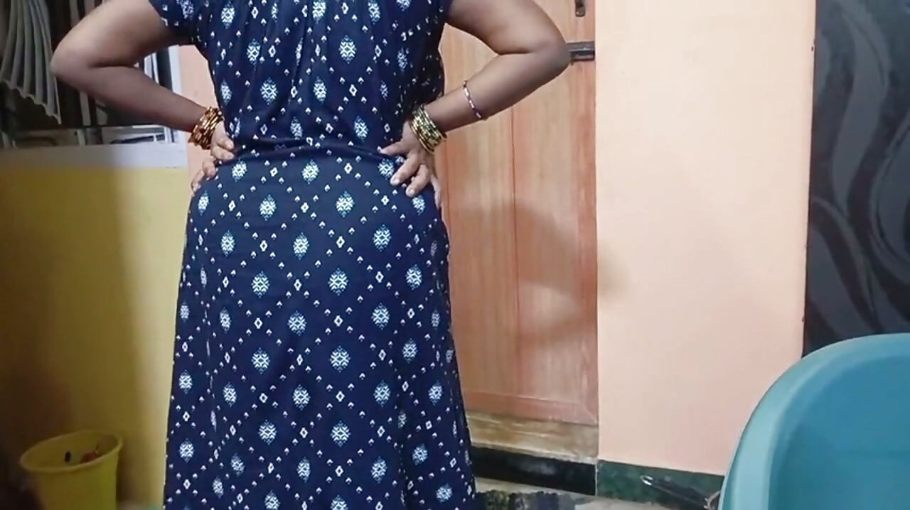 Indian big boobs Aunty bathroom enjoy