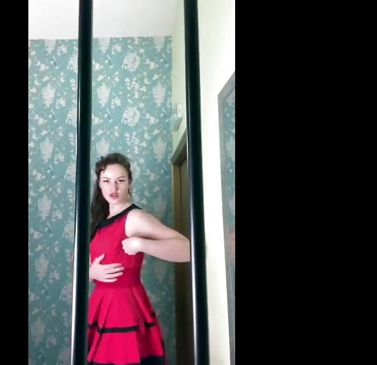 Vivienne l'amour - kafese bağlı kadın kılıklı bakış açısı