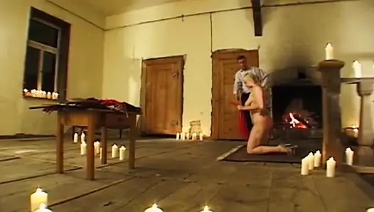 Bağlı Sarışın Güzellik Yoğun BDSM Ip Oyunu