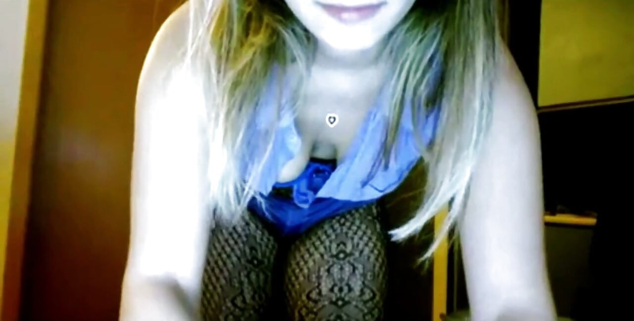 Babe Sexydea masturbeert op live webcam