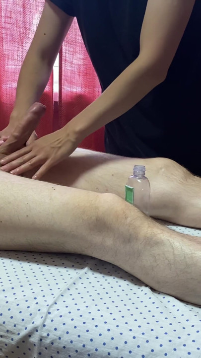 Extra Service Massage at Parlor | Clip 1