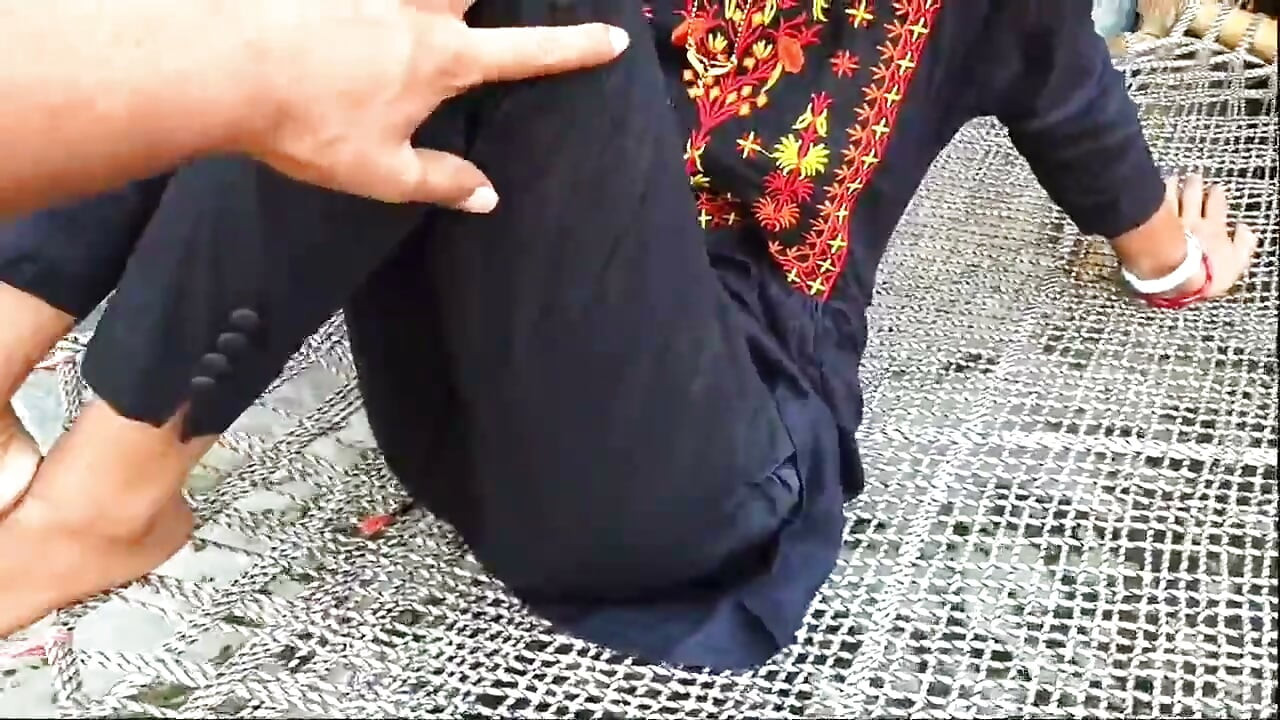 俄罗斯女孩第一次性爱处女女孩
