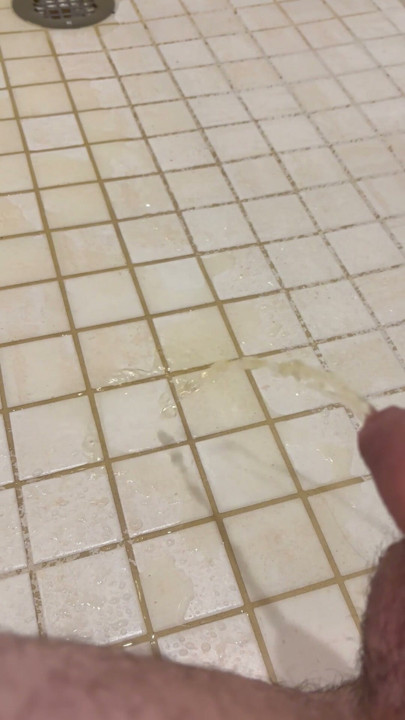Pisser sous la douche