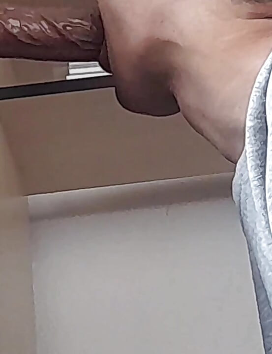 Saya hanya suka menghisap zakar!