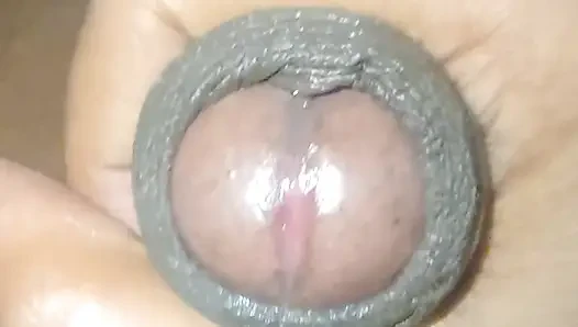 Büyük yarak Hintli tarzı mastürbasyon yapıyor