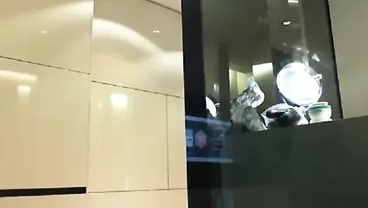 Dea Berlin'de fışkırtma ve duş