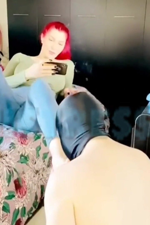 New Foot Session with Jeans Cigarette