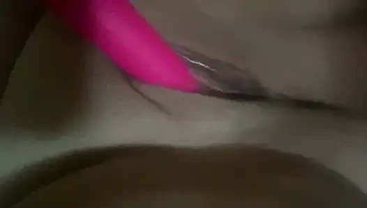 Pakai mainan seksku