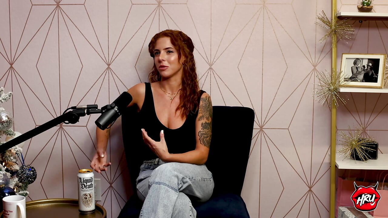 Lumi Ray: spuitende, neukende beroemdheden & 3 uur seks