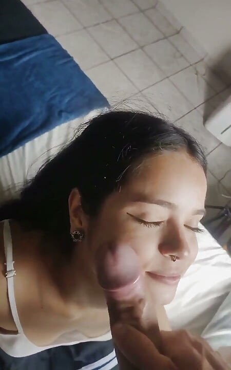 Lunah Blanc geme enquanto ela me engole para cavalgar o pau grande