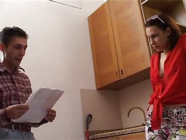 Хубава италианска курва обича да смуче пишки