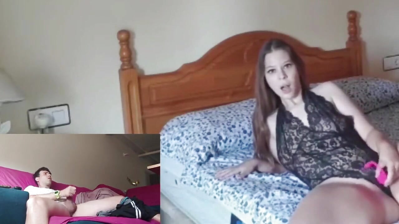 شقراء لاتينية تمص الزب