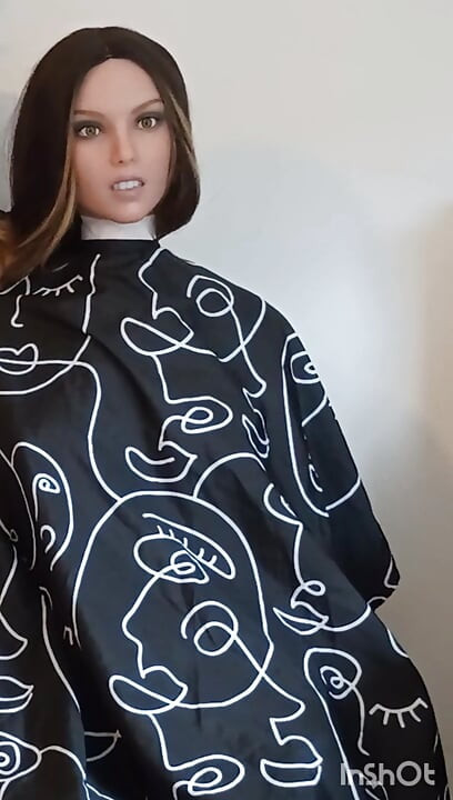 Šareni najlonski frizerski ogrtači fetiš modeliranje s Lauren