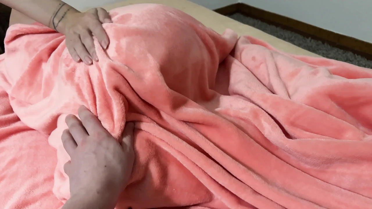 我紧致的肛门指交和做爱, 射在内裤里