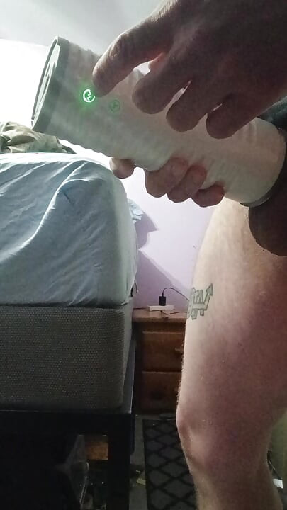 Gooning BWC, מיטה וצעצוע Max 2 על ידי Lovense מטפטף זרע