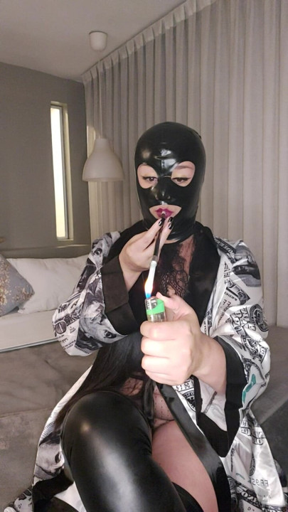 Smoking  With Hood Latex
