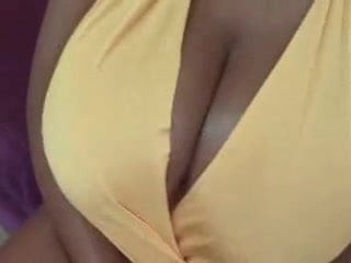 काले राक्षस।