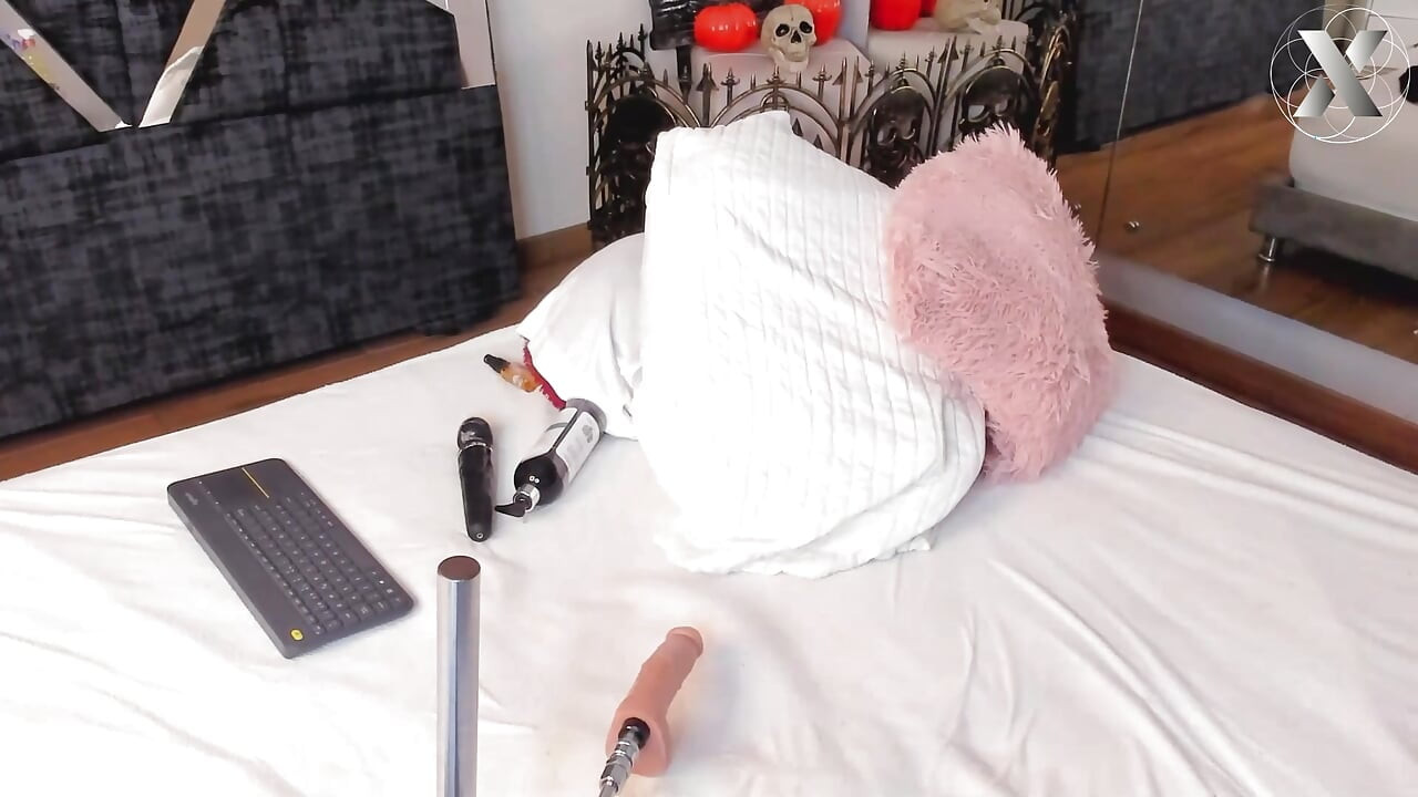 حزامي يدخل ويخرج ، تصرخ ، ألهث