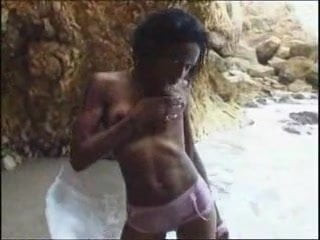 Ebony blow  on the  beach  FM14