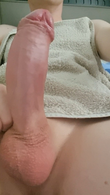 Cumming in my bed on my towel