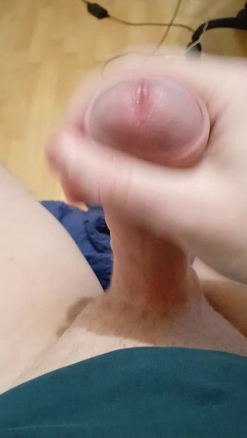 My girlfriend said she would sit on my face if I didn't masturbate my fat cock well