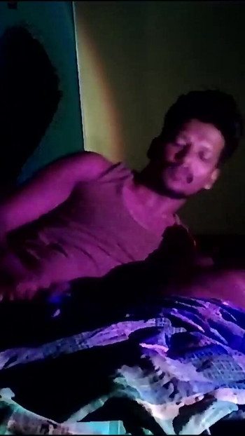 Spektakularan trenutak iz filma "Indijska seoska kuća, seksi žena sise ljubi guzicu"