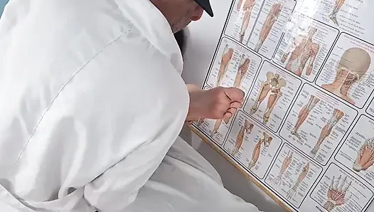 Tukang pijat rahasia meniduri kliennya!
