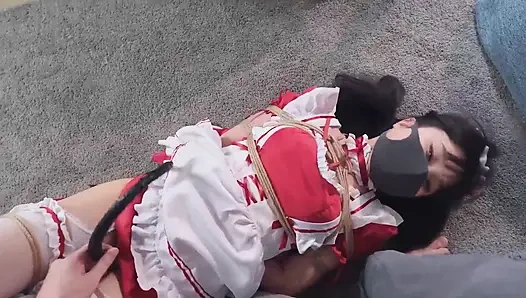 Ms16-lagi asik muasin pembantunya pakai vibrator sampai orgasme