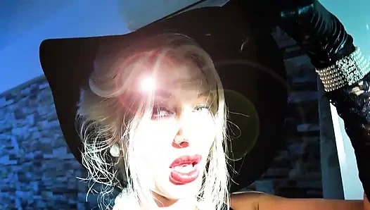 Fantasi pantyhose pembalik rumah