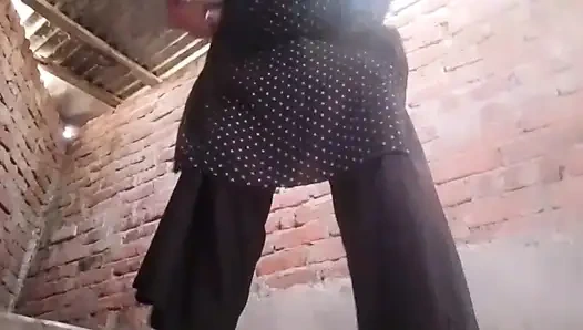 Ben bakire bir kızım ve beni mutlu edecek ve bizi mutlu edecek bir erkek arkadaş arıyorum ona kalacak her şeyi vereceğim.