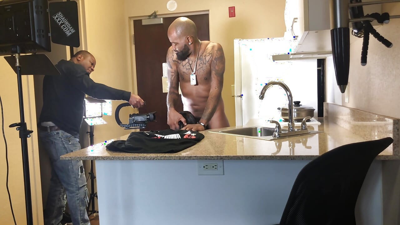 บีทีเอสในเตาผิงดินเนอร์