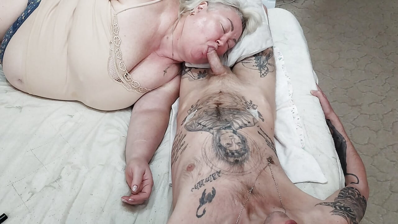 girlfriend sucks my dick until I cum in her mouth
