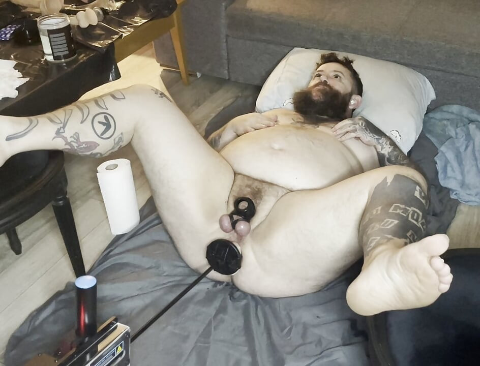 Fuck machine fucks my big ass in missionary big orgasm
