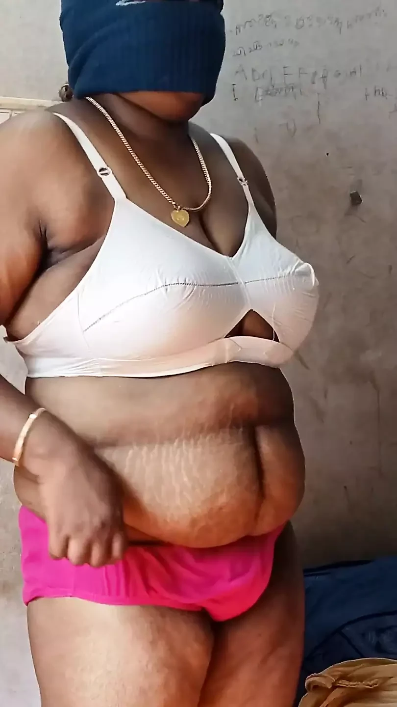 Indian Lady Bedroom Finger Massage Performance 1