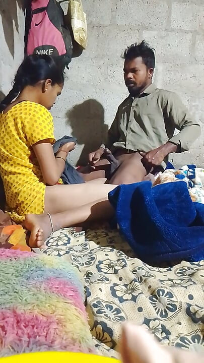 Mera wife raat ko chod ne keliye land chusa o chut marwai