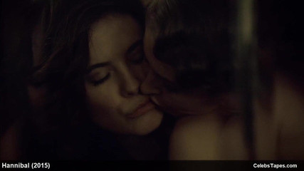 Caroline dhavernas y katharine isabelle desnuda y escena erótica