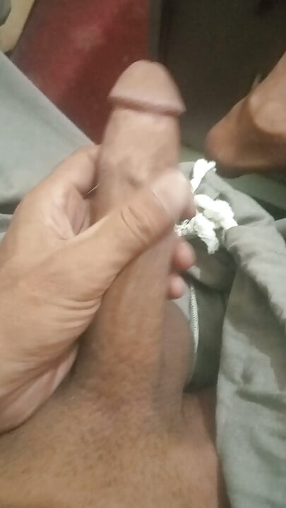 Peshawar'dan evli teyzeler ya da bakire kızlar ya da bottom boy varsa seks için Mary ile iletişime geçebilir