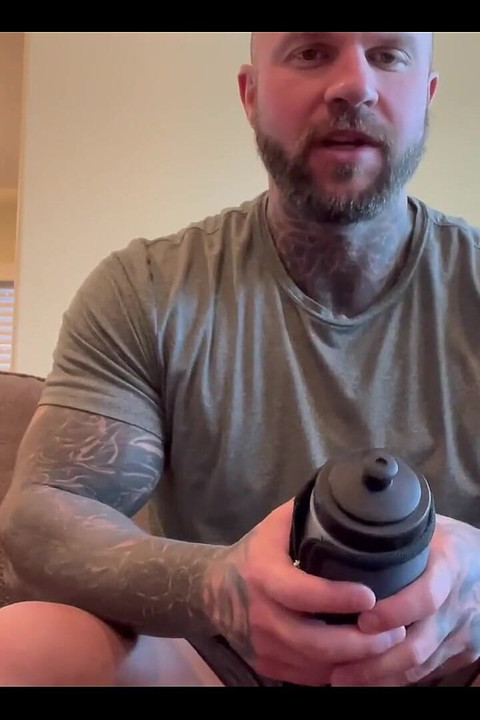 怪异的脚怪胎。