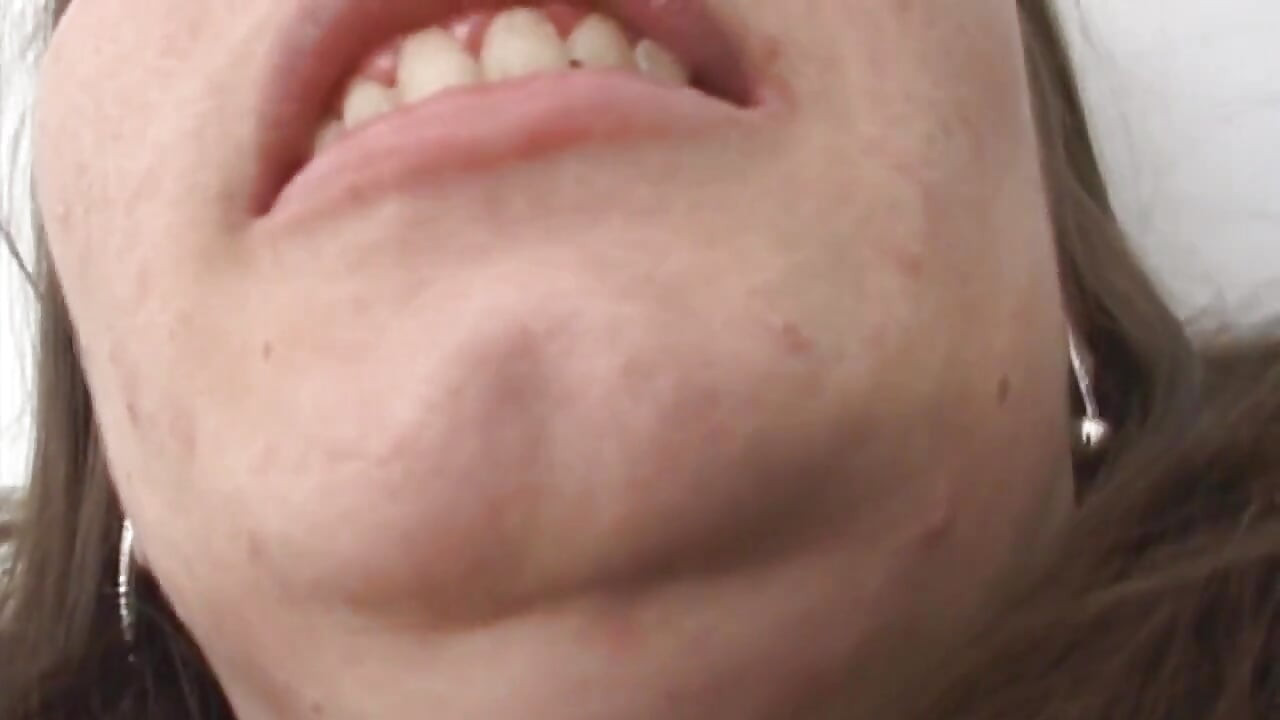 Amateur brunette gives a blowjob and gets creamed on the face