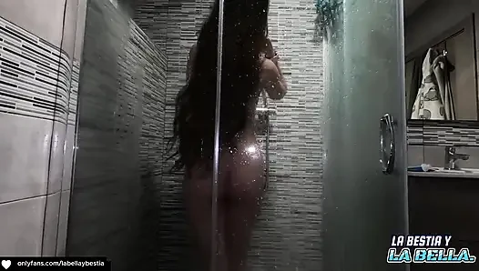 Kayınbiraderim duşta sikişme karşılığında bana bir hediye veriyor amatör ateşli