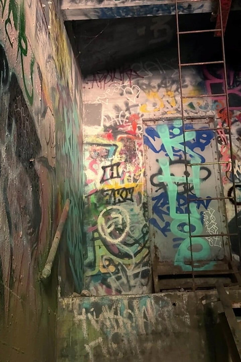 Trans Girl Caught Fucking a Trans Man in an Abandoned Building