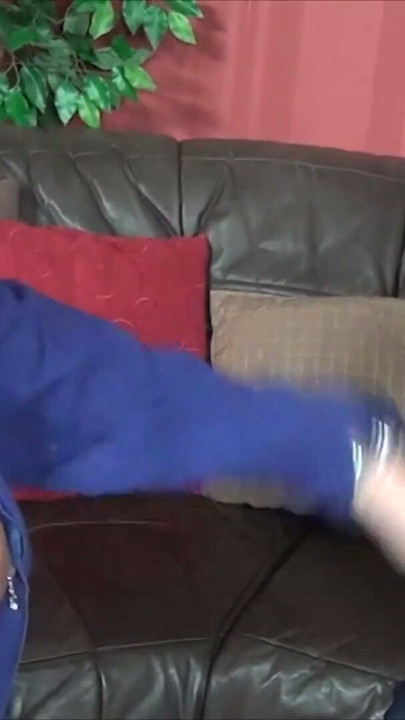 MILF fickt mit dem Freund Ihres Mannes | Clip 1