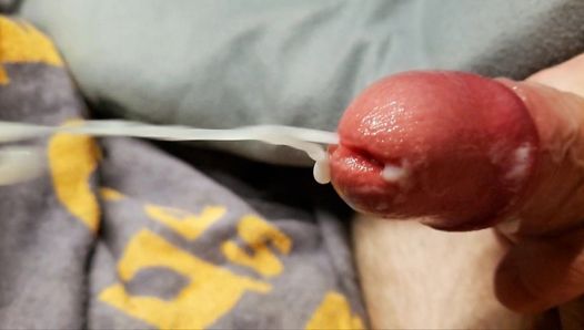 Dikke close -up cumshot (dubbele cumshot)