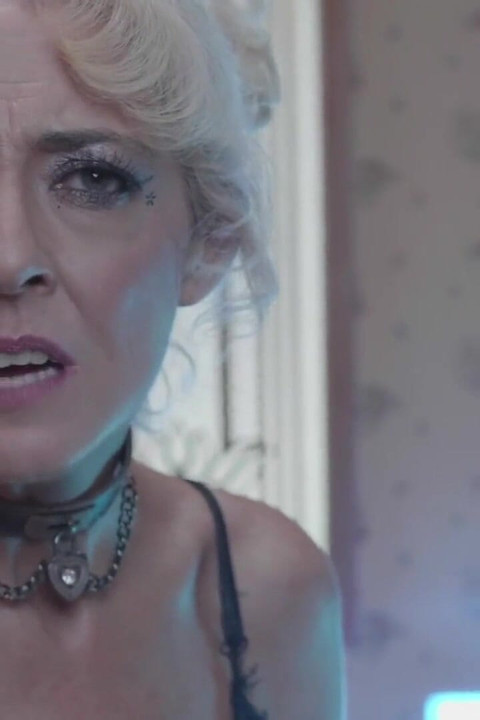 SPH - Marvellee is getting ready for her cam show