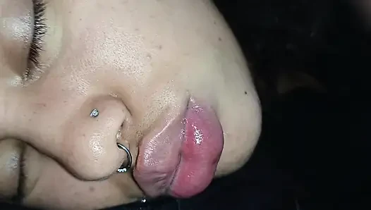 CREAMPIE IN THE MOUTH THIRSTY FOR CUM, SPURTING MILK FOR A BITCH