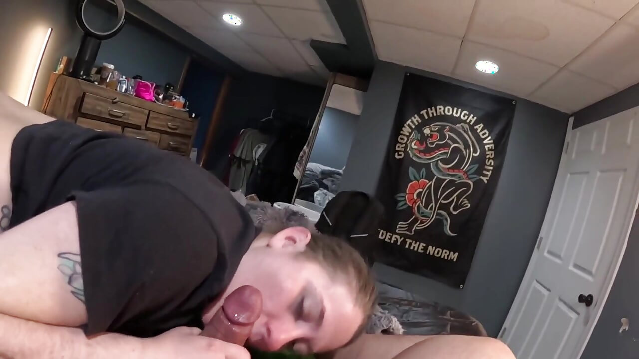 Sharing Bed with PAWG Stepsister