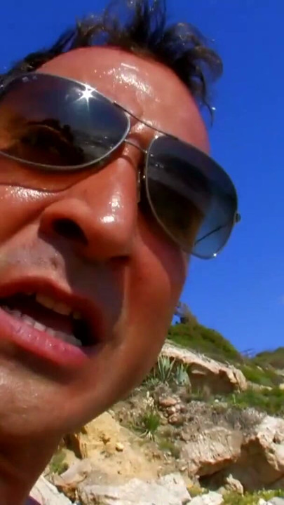 Grosse rothaarige Strandbraut lässt sich von Fremdem doggystyle nehmen | Clip 1