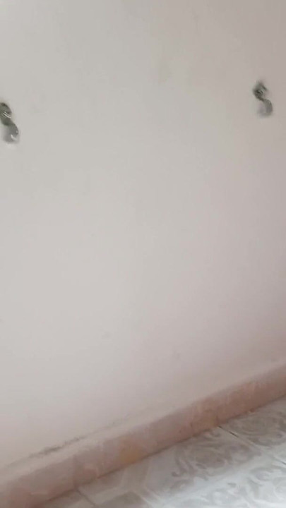 "Meksikalı kayınvalidesi tangalı misafir odasını temizliyor 5" den muhteşem an